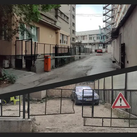Fancy Downtown Flat Апартамент *